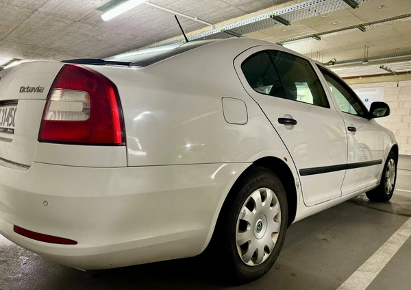 Skoda Octavia cena 13500 przebieg: 333000, rok produkcji 2011 z Bielsko-Biała małe 154